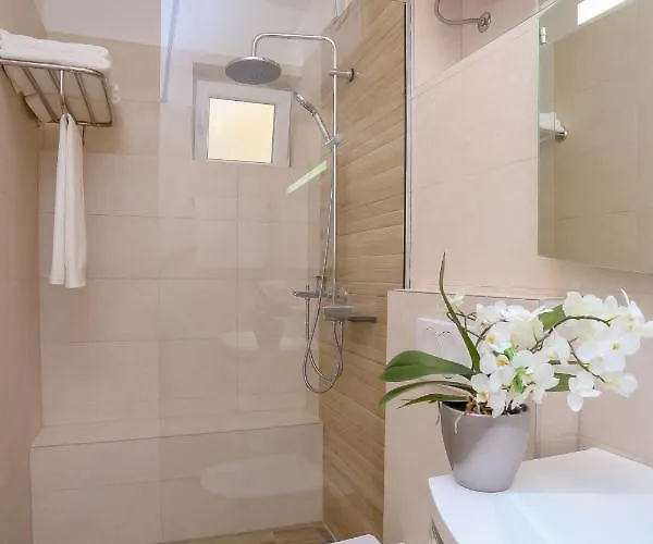 Dvor Appartement *