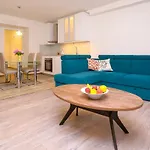 Dvor Apartman *