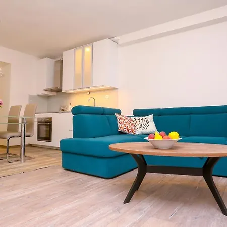 Dvor Apartment Split