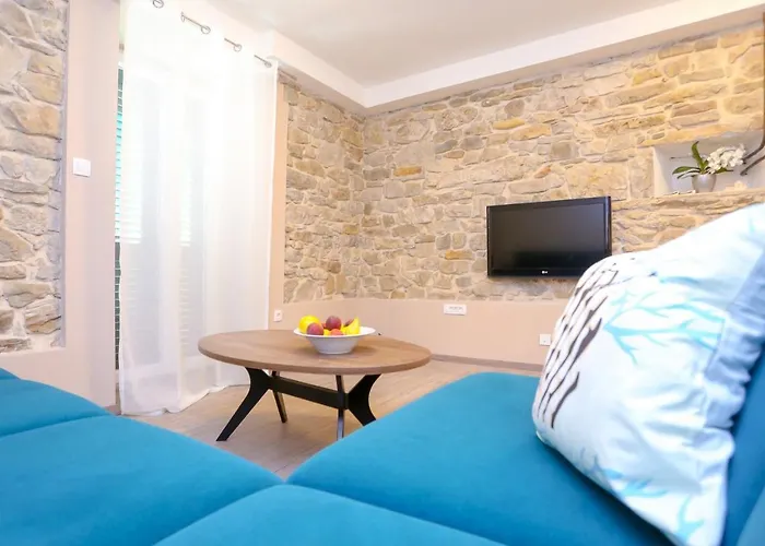 Apartment Dvor